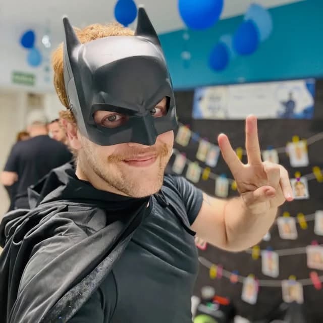Papai Herói na escola! Vivência recreativa e socioemocional da SPORTZ que integra pais e filhos através de gincanas afetivas sem custo para as escolas. 🚀👨👦⭐