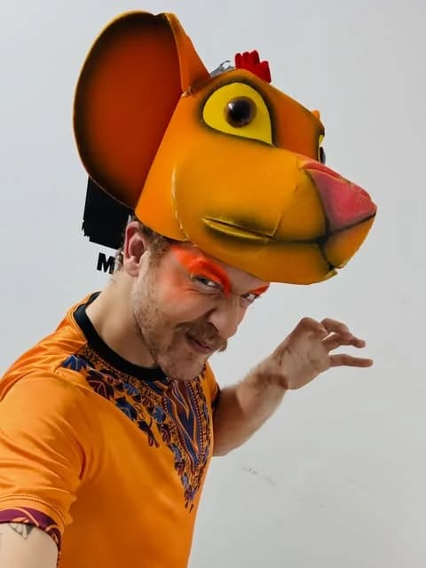 Desinibição, comunicação e expressão cênica! Nossas oficinas de teatro infantil proporcionam vivências lúdicas onde cada aluno é protagonista. 🎭🌟👏